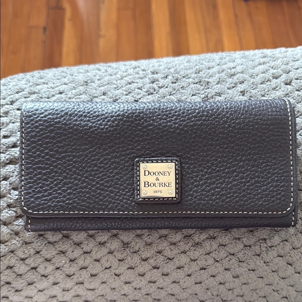 Dooney & Bourke Black Continental Wallet Pebbled Leather